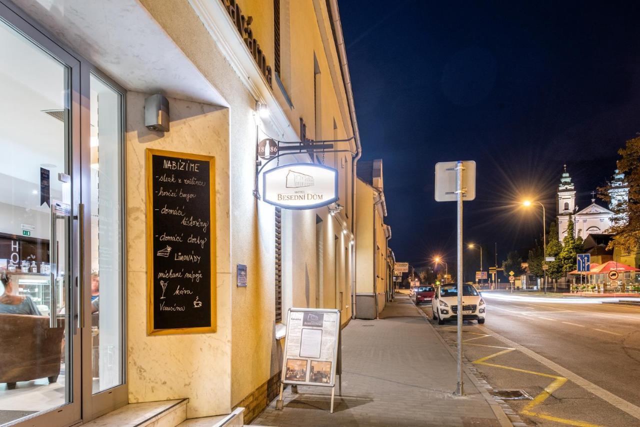 Wine & Wellness Hotel Besedni Dum Valtice Exterior photo