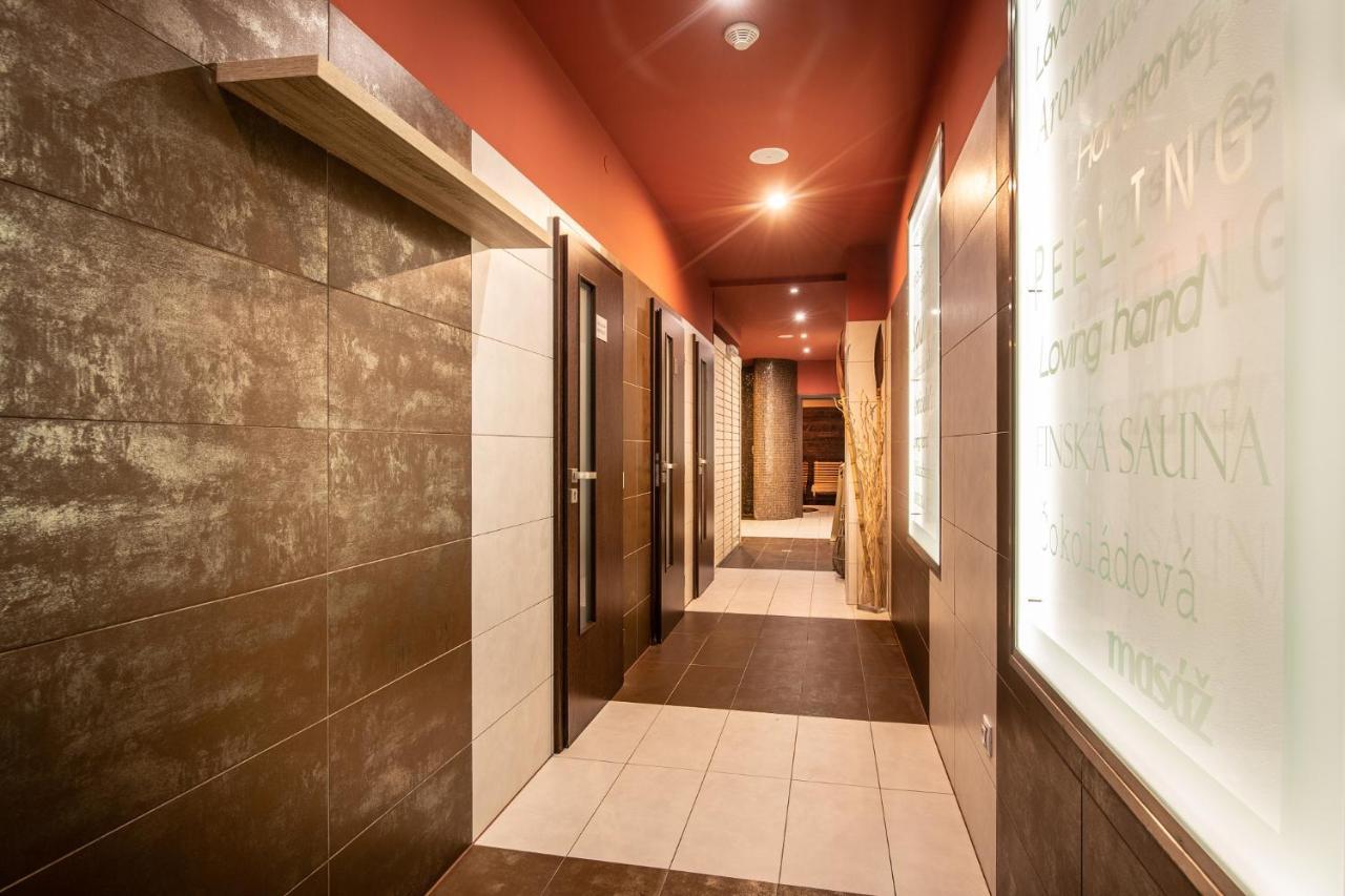 Wine & Wellness Hotel Besedni Dum Valtice Exterior photo