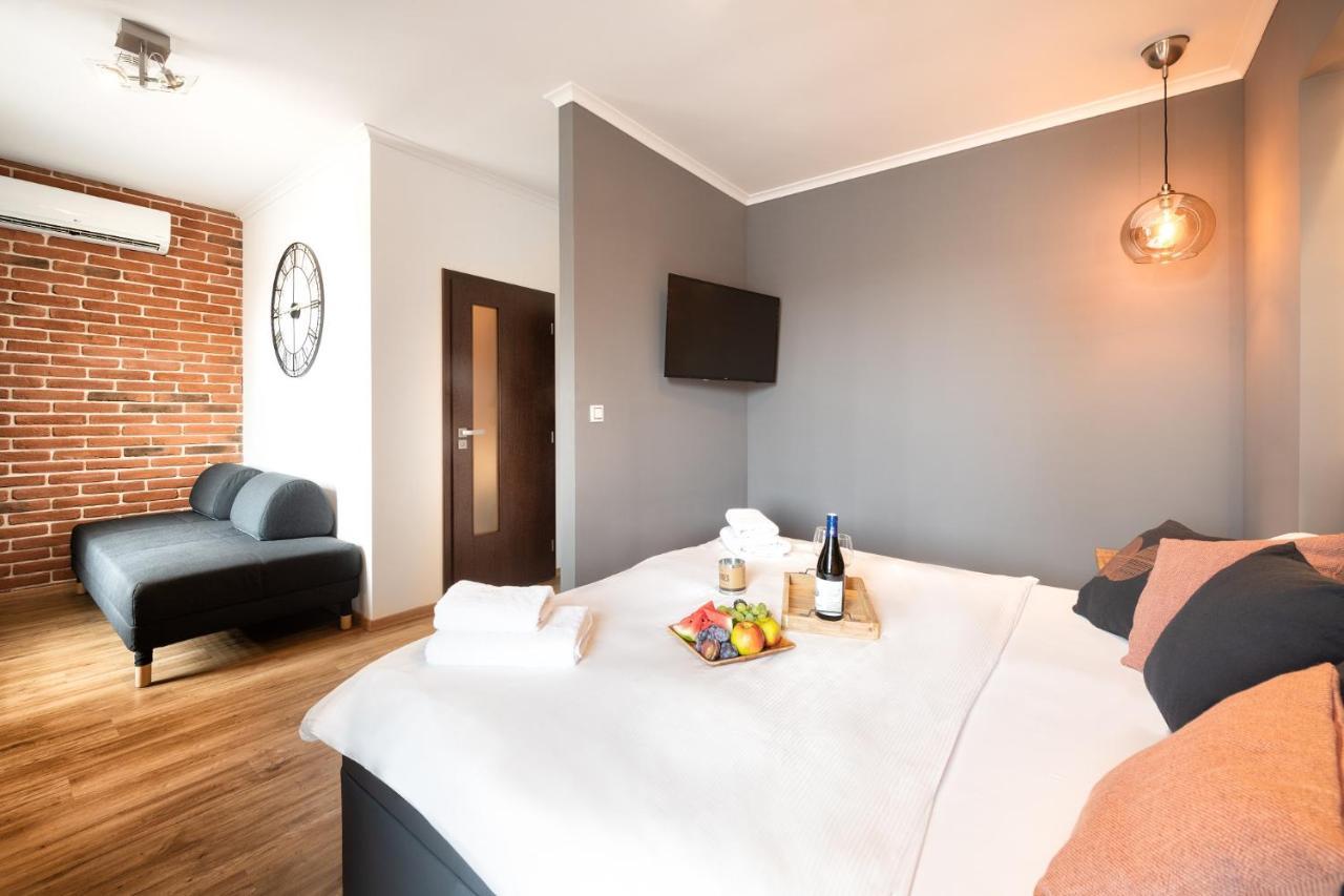 Wine & Wellness Hotel Besedni Dum Valtice Exterior photo