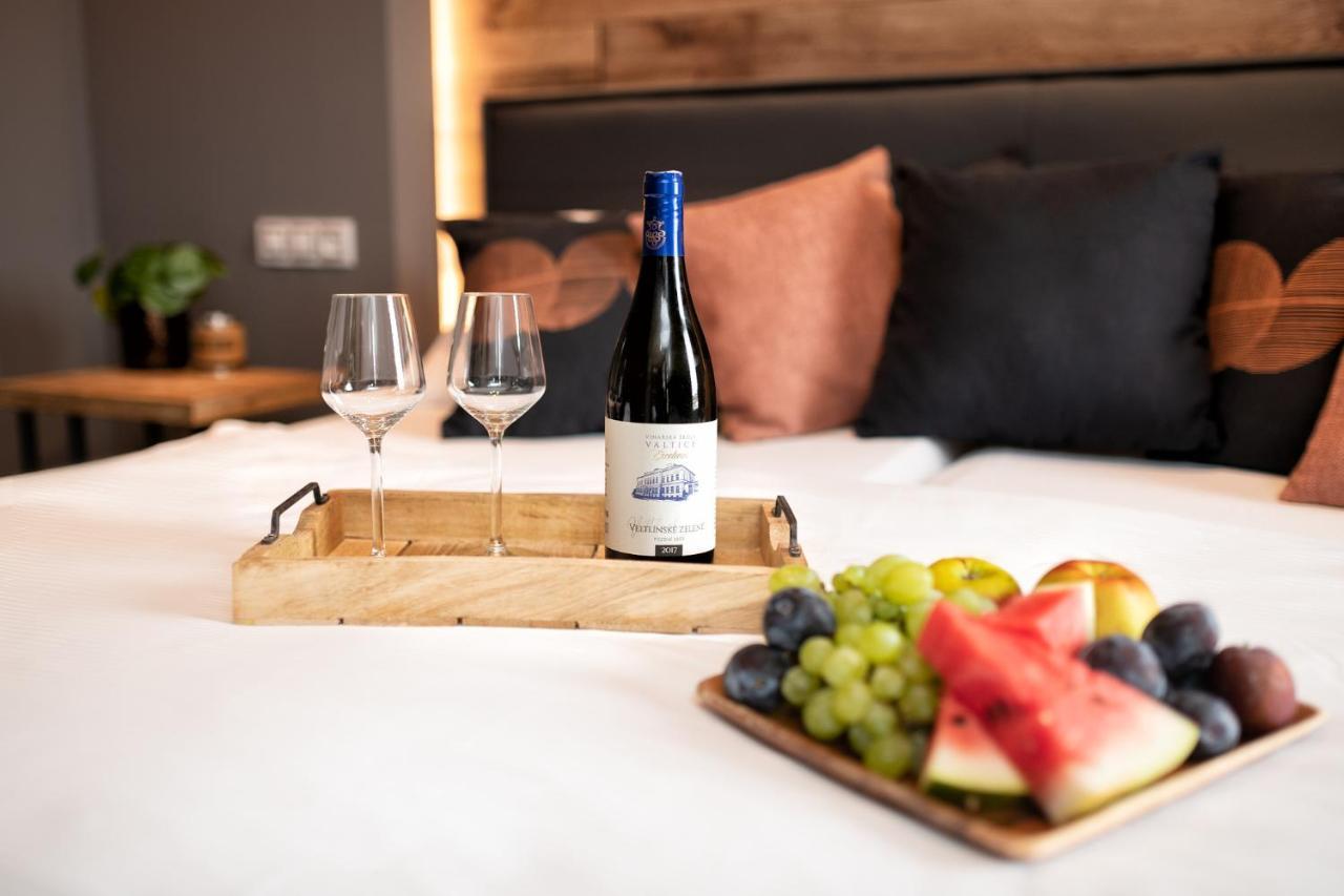 Wine & Wellness Hotel Besedni Dum Valtice Exterior photo
