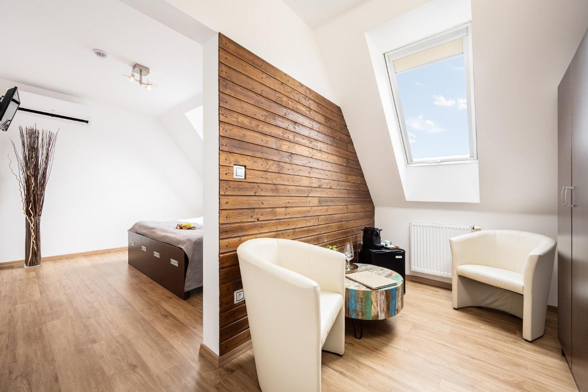 Wine & Wellness Hotel Besedni Dum Valtice Exterior photo